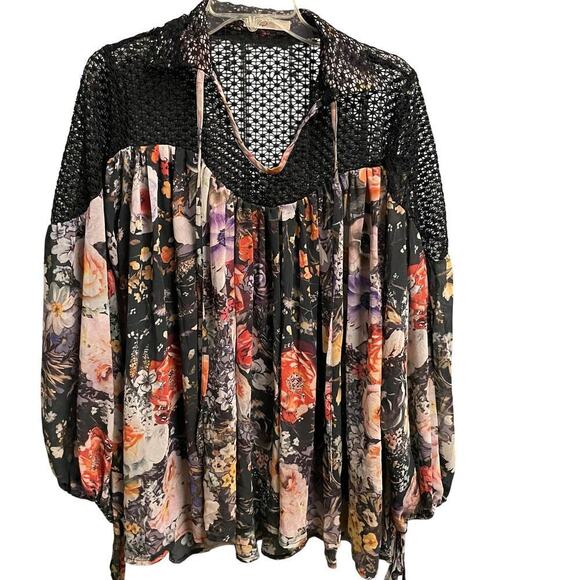 Hazel Size Large Black Floral Loose Fit Lightweight Top Crochet Accent - Picture 1 of 5